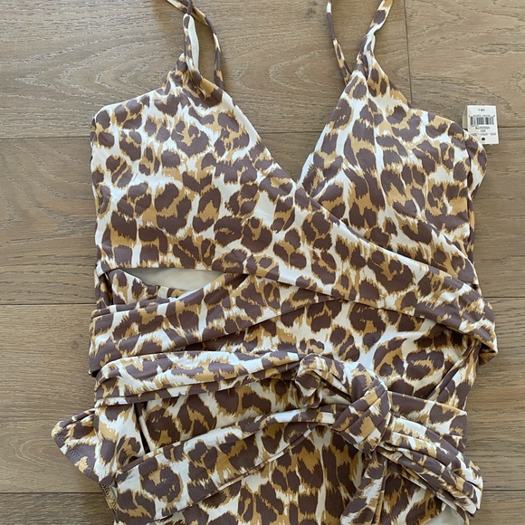 Aerie Leopard Wrap One Piece Swimsuit large - Picture 5 of 6